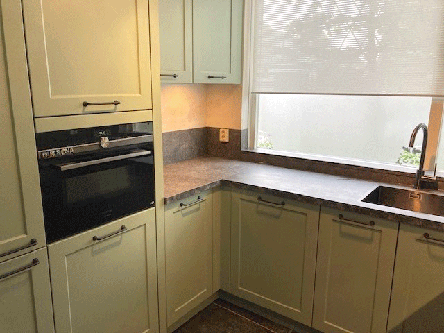 Keukenrenovatie keuken montage nieuwe keuken zetten