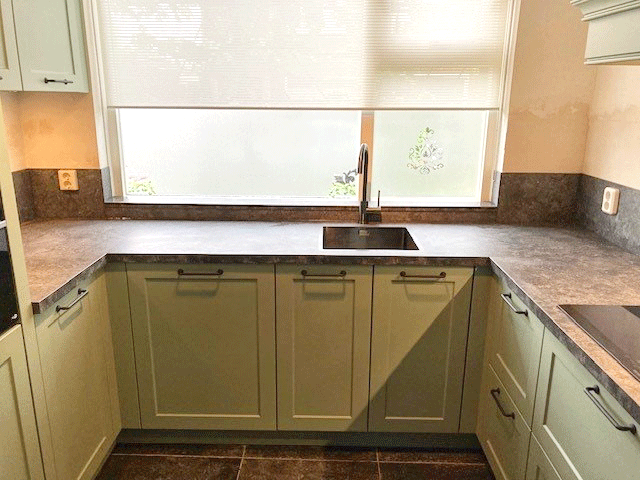 Keukenrenovatie keuken montage nieuwe keuken zetten